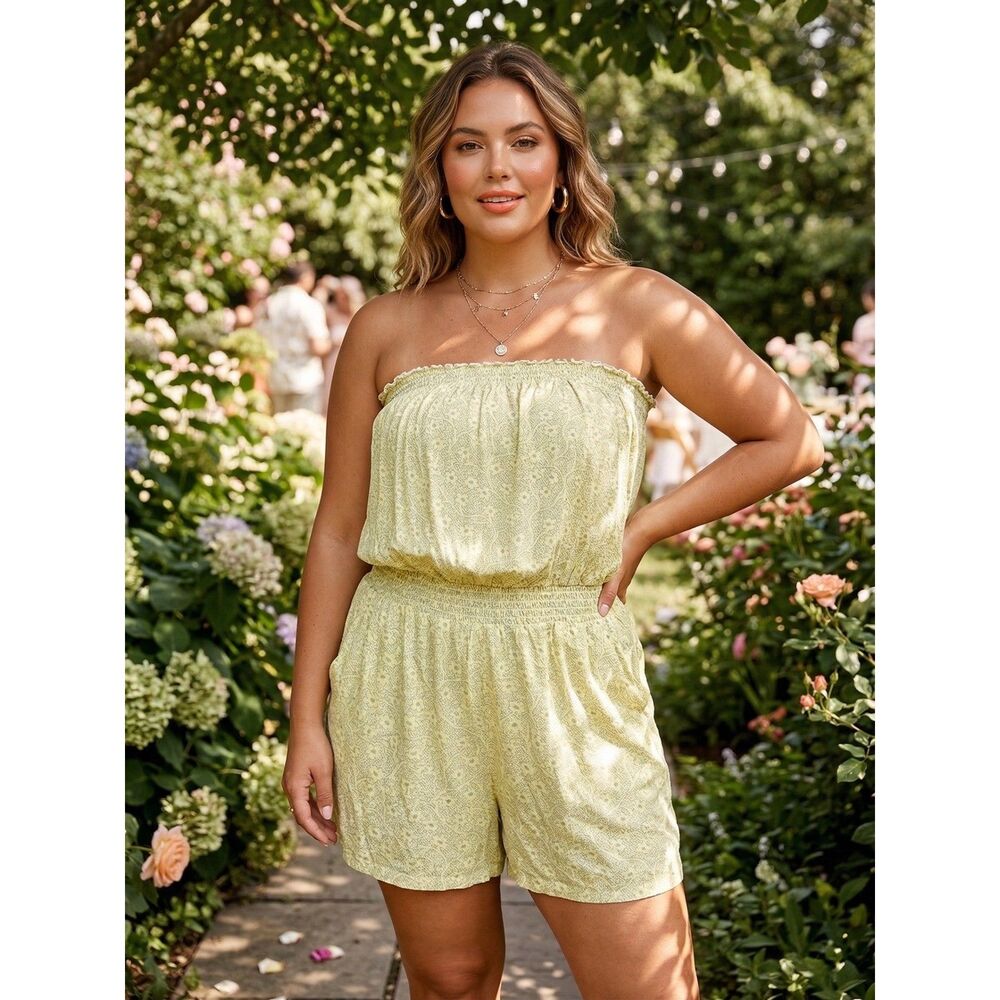 BP Strapless Smocked Floral Romper Yellow Summer Beach Vacation Cottagecore